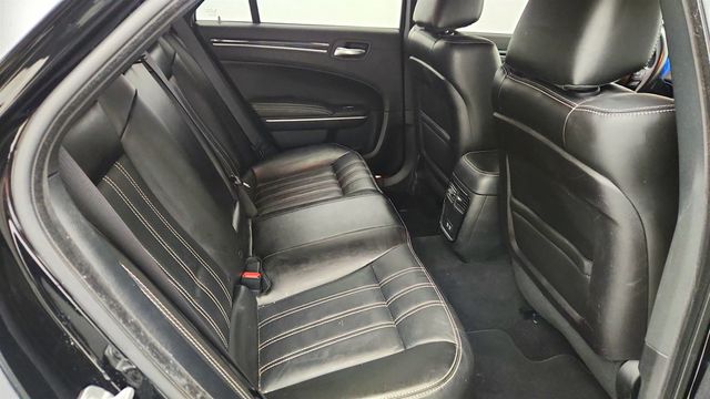 2019 Chrysler 300 300S w/ Uconnect 4C Navigation - 23004685 - 22