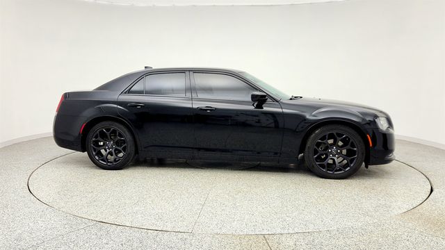 2019 Chrysler 300 300S w/ Uconnect 4C Navigation - 23004685 - 3