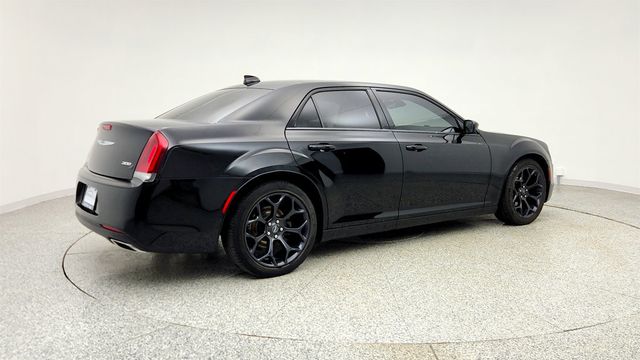 2019 Chrysler 300 300S w/ Uconnect 4C Navigation - 23004685 - 4