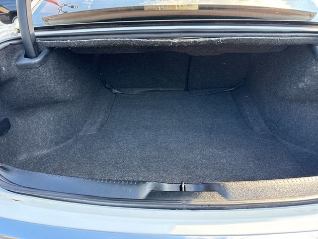 2019 Chrysler 300 Limited AWD - 22903657 - 17