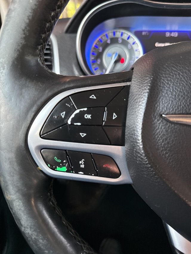 2019 Chrysler 300 Limited AWD - 22903657 - 29