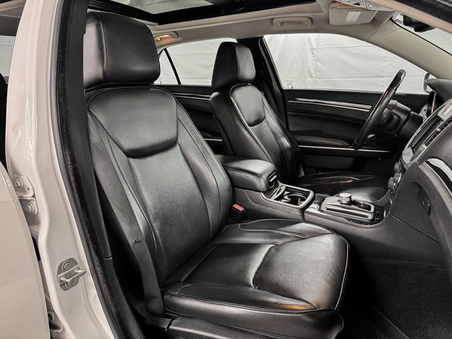 2019 Chrysler 300 Limited AWD - 23097262 - 11