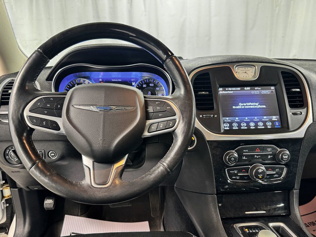2019 Chrysler 300 Limited AWD - 23097262 - 13