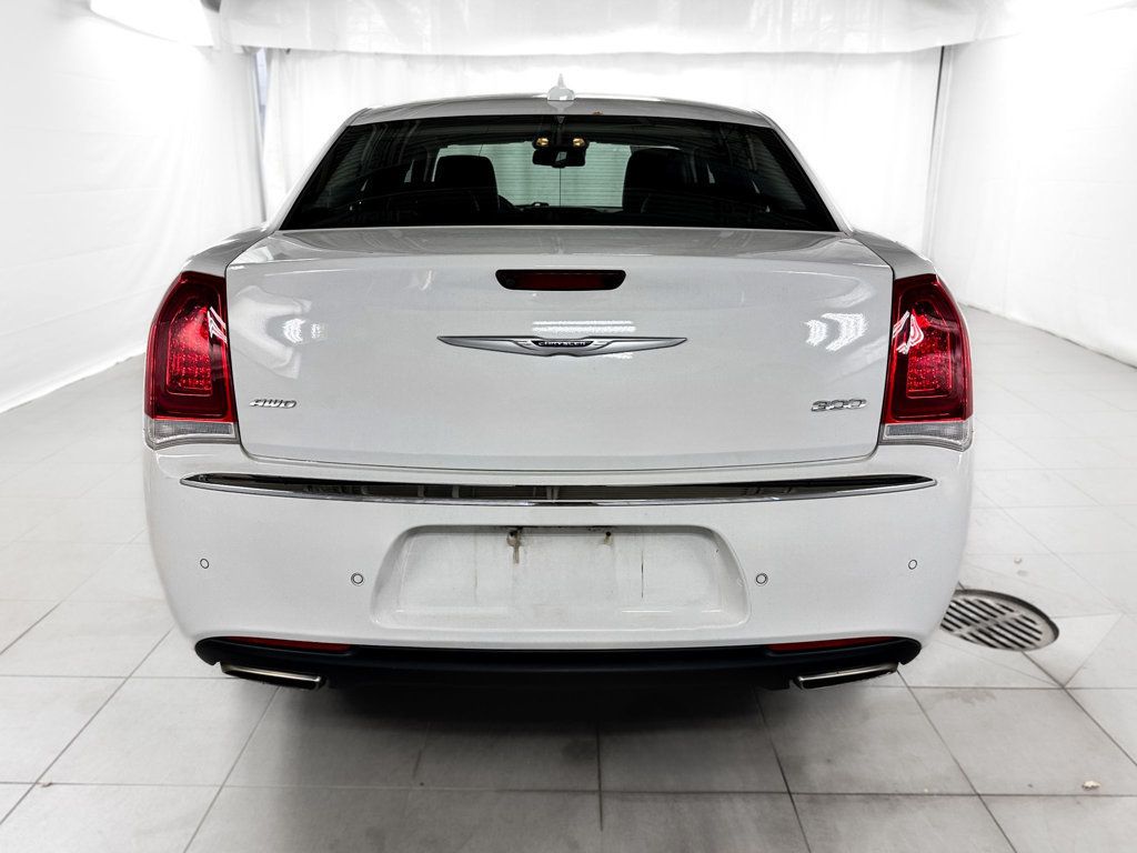 2019 Chrysler 300 Limited AWD - 23097262 - 4