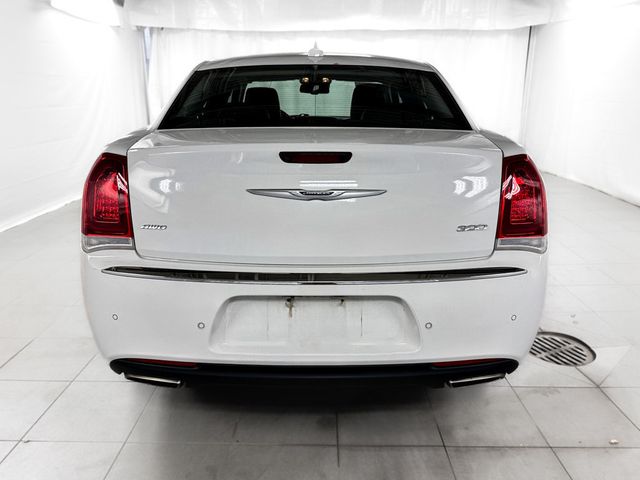 2019 Chrysler 300 Limited AWD - 23097262 - 4