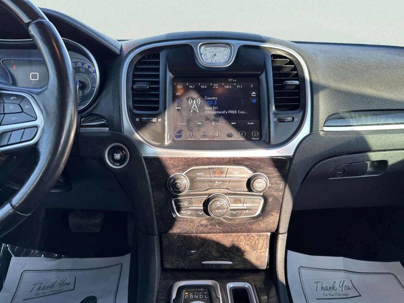 2019 Chrysler 300 Limited RWD - 22986270 - 20