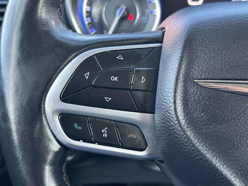 2019 Chrysler 300 Limited RWD - 22986270 - 29