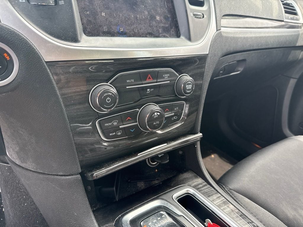 2019 Chrysler 300 Touring - 23051345 - 15