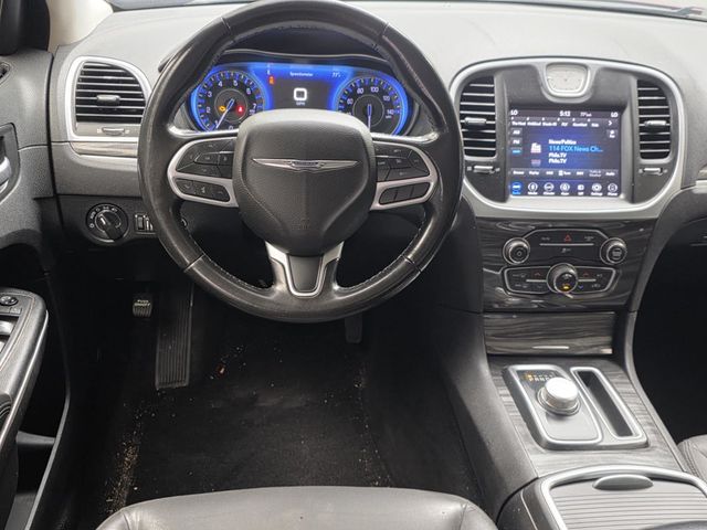 2019 Chrysler 300 Touring - 23014674 - 9