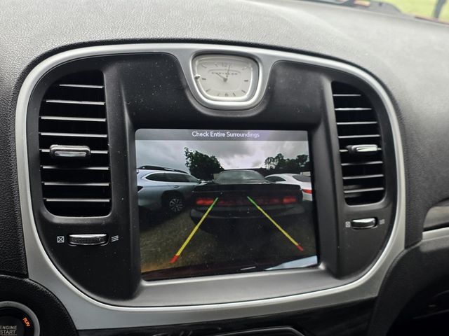 2019 Chrysler 300 Touring - 23014674 - 10