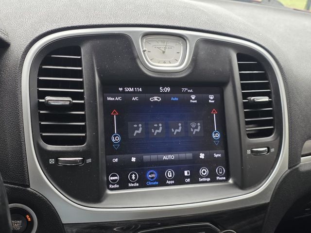 2019 Chrysler 300 Touring - 23014674 - 11