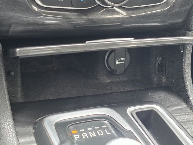2019 Chrysler 300 Touring - 23014674 - 17