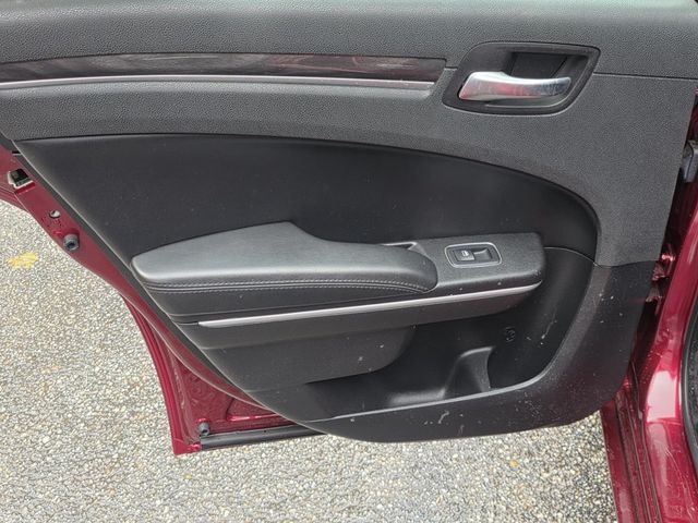 2019 Chrysler 300 Touring - 23014674 - 26