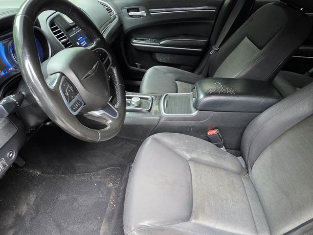 2019 Chrysler 300 Touring - 23014674 - 5