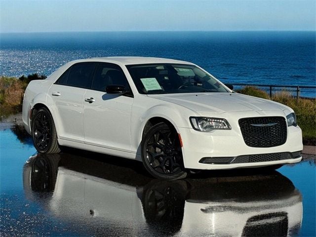 2019 Chrysler 300 Touring - 22643574 - 1