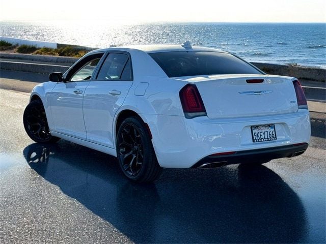 2019 Chrysler 300 Touring - 22643574 - 5