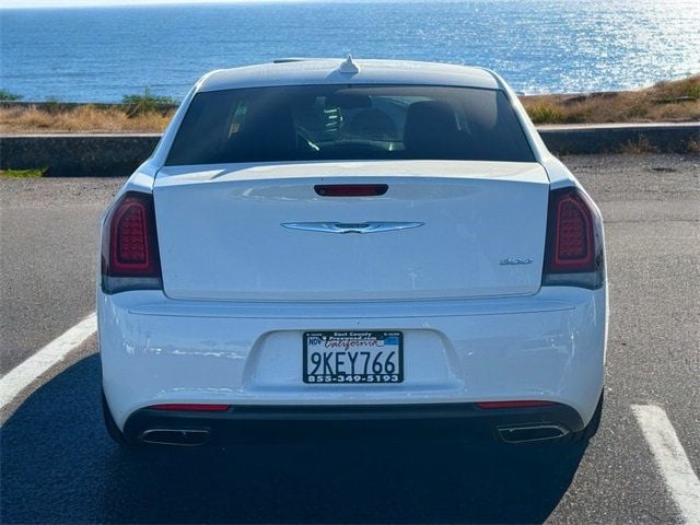 2019 Chrysler 300 Touring - 22643574 - 6