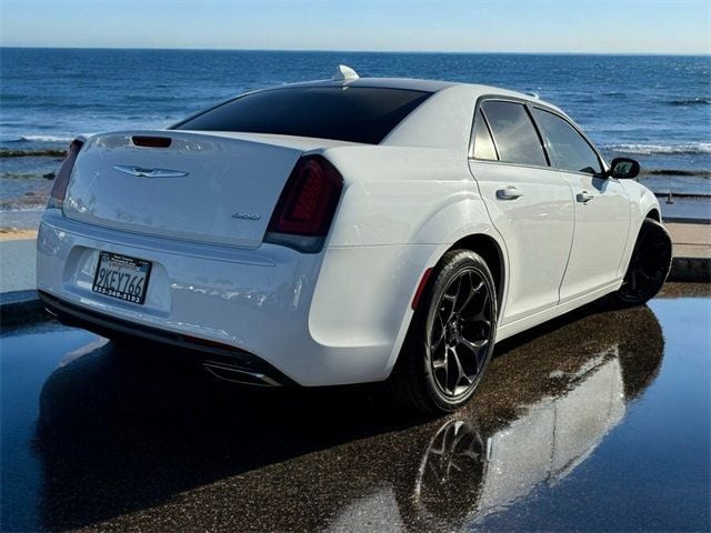 2019 Chrysler 300 Touring - 22643574 - 7