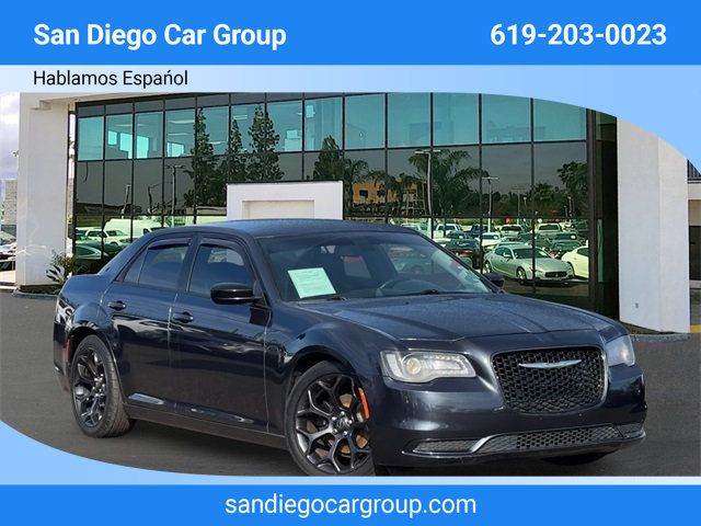 2019 Chrysler 300 Touring - 22786032 | Video 1