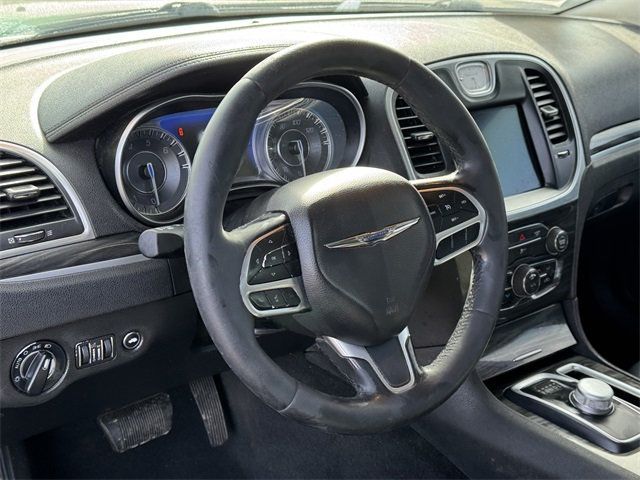 2019 Chrysler 300 Touring - 22786032 - 14