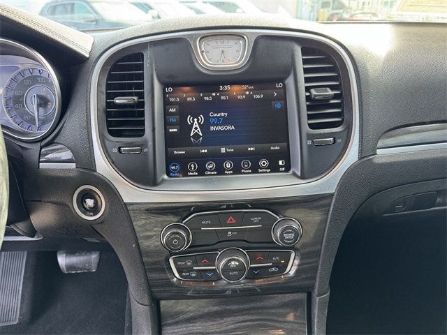 2019 Chrysler 300 Touring - 22786032 - 23