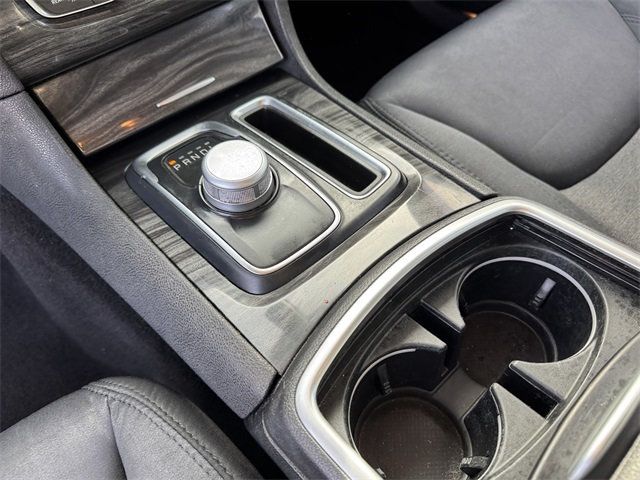 2019 Chrysler 300 Touring - 22786032 - 24