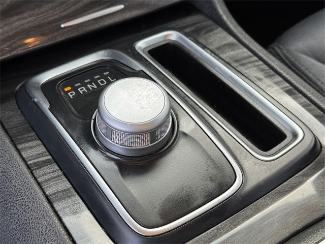 2019 Chrysler 300 Touring - 22786032 - 30