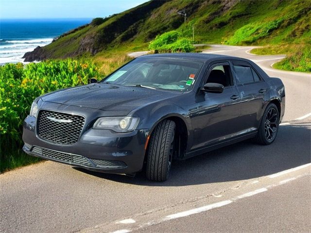 2019 Chrysler 300 Touring - 22786032 - 4
