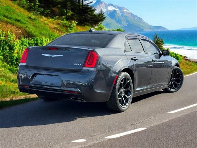 2019 Chrysler 300 Touring - 22786032 - 7
