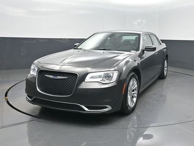2019 Chrysler 300 - 2C3CCAAG5KH563103