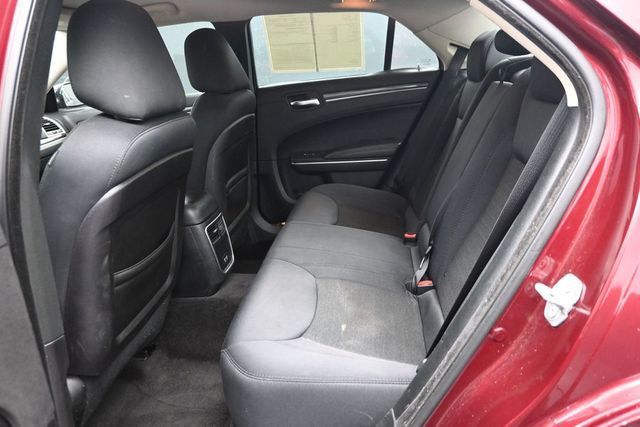 2019 Chrysler 300 Touring - 23071752 - 10