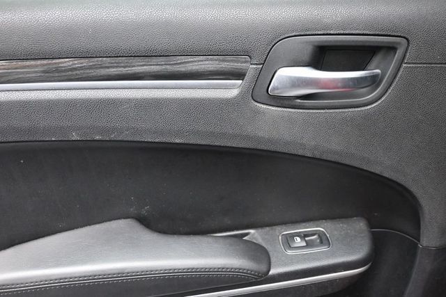 2019 Chrysler 300 Touring - 23071752 - 12