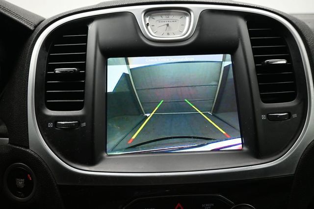 2019 Chrysler 300 Touring - 23071752 - 18