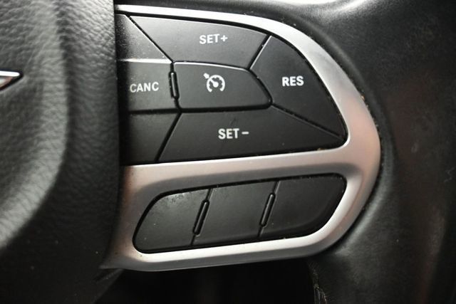 2019 Chrysler 300 Touring - 23071752 - 22