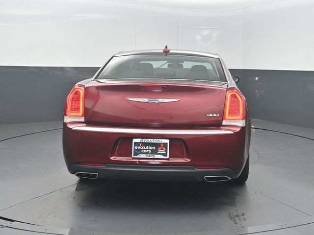 2019 Chrysler 300 Touring - 23071752 - 28