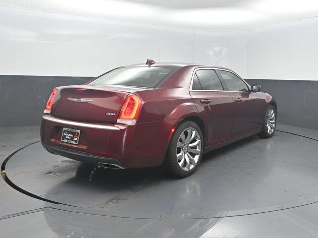 2019 Chrysler 300 Touring - 23071752 - 29