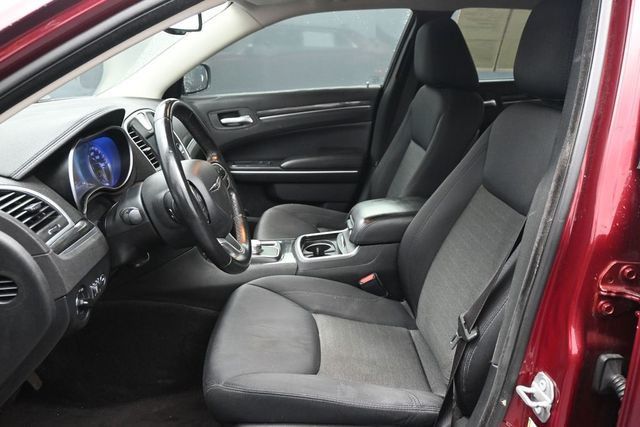 2019 Chrysler 300 Touring - 23071752 - 6