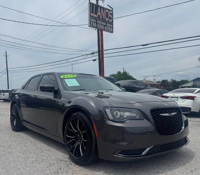 2019 Chrysler 300 - 2C3CCAAG5KH755671