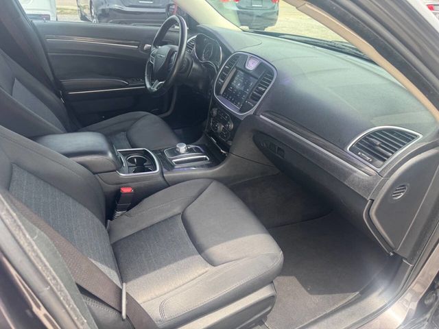 2019 Chrysler 300 Touring 4dr Sedan - 23034133 - 12
