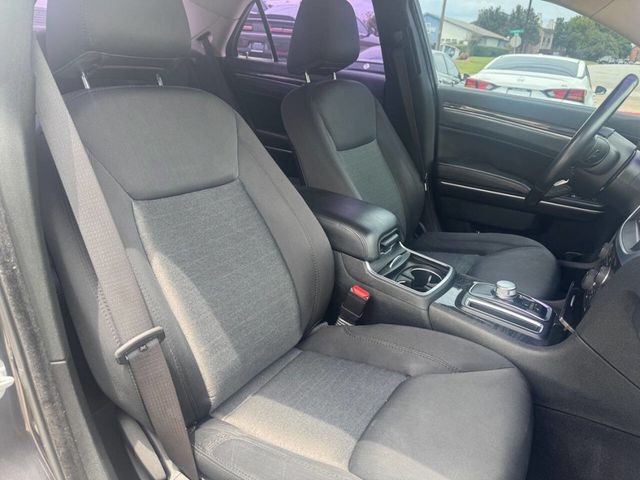 2019 Chrysler 300 Touring 4dr Sedan - 23034133 - 13