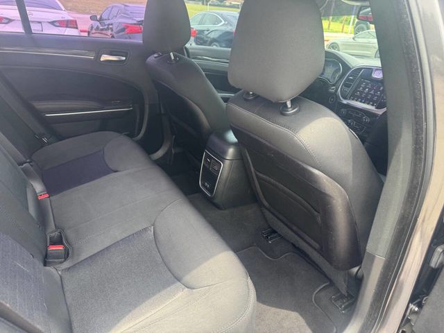 2019 Chrysler 300 Touring 4dr Sedan - 23034133 - 14