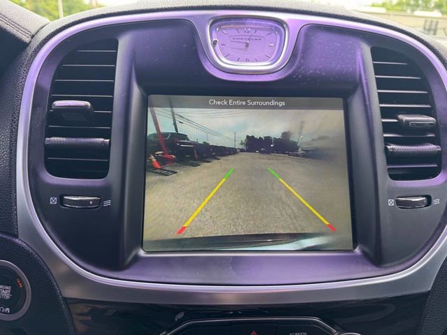 2019 Chrysler 300 Touring 4dr Sedan - 23034133 - 19