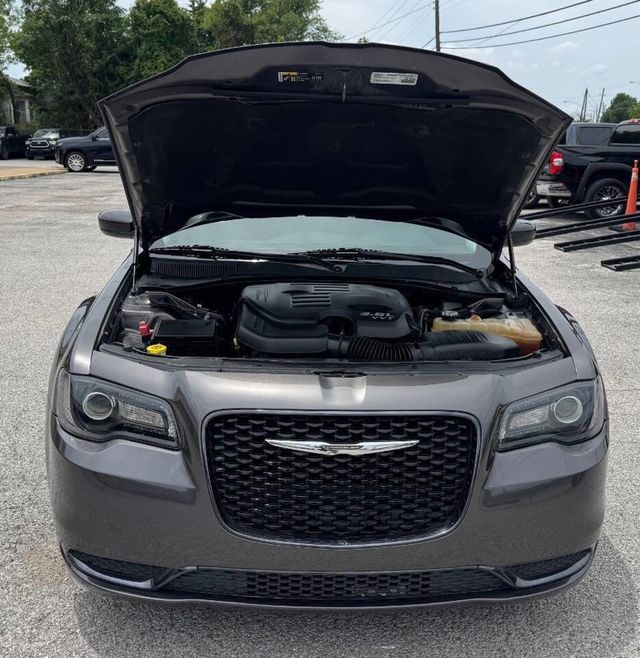 2019 Chrysler 300 Touring 4dr Sedan - 23034133 - 21