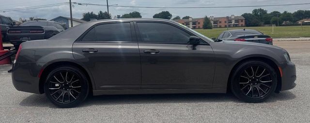 2019 Chrysler 300 Touring 4dr Sedan - 23034133 - 7