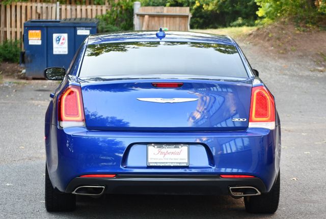 2019 Chrysler 300 Touring RWD - 22563886 - 7