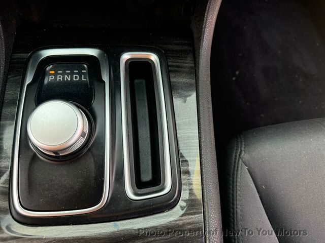 2019 Chrysler 300 Touring RWD - 22990469 - 18