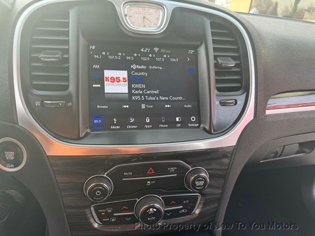 2019 Chrysler 300 Touring RWD - 22990469 - 19