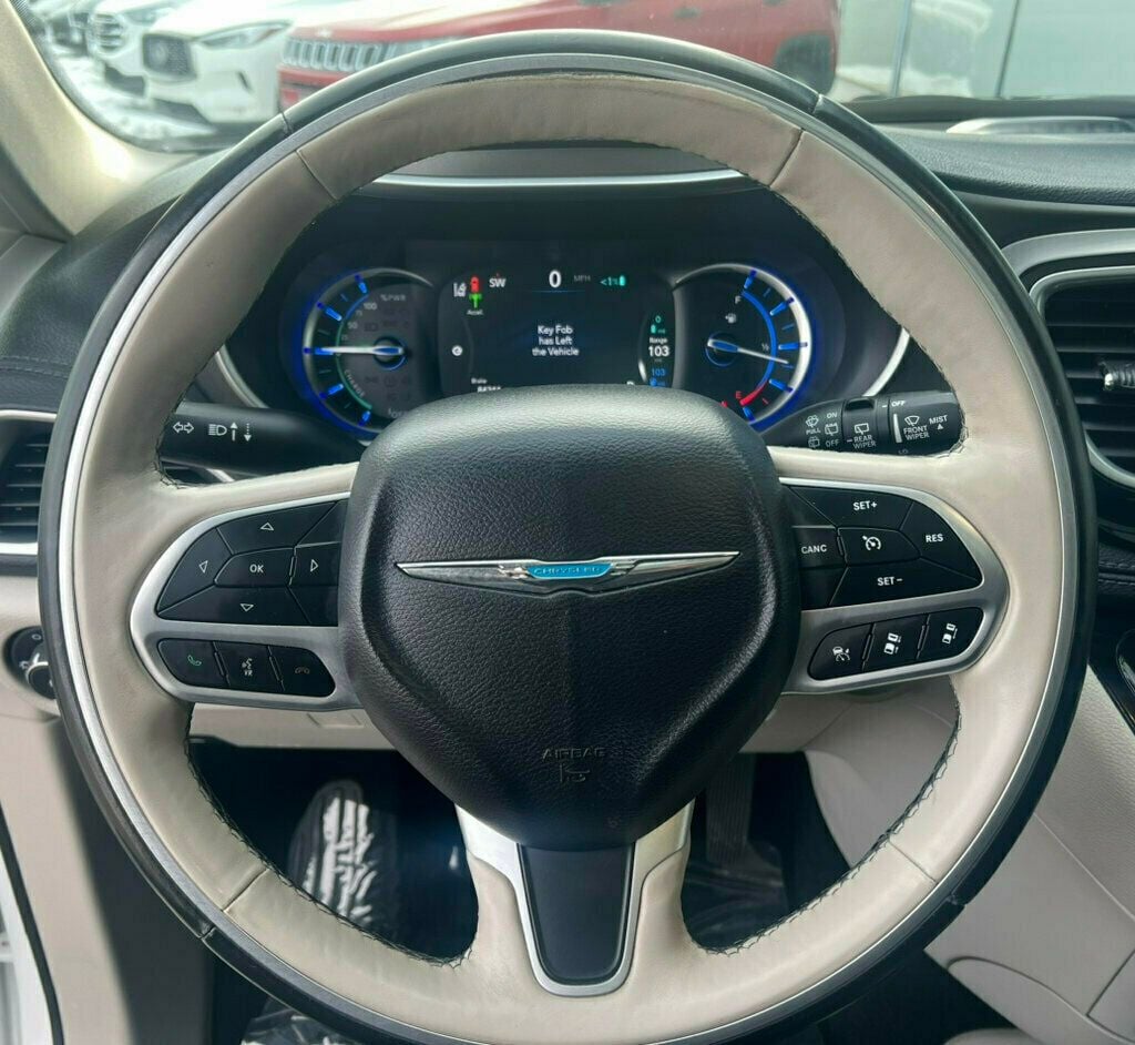 2019 Chrysler Pacifica HYBRID LIMITED - 22775213 - 13