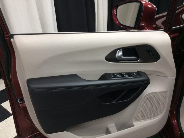 2019 Chrysler Pacifica Limited - 23034289 - 6