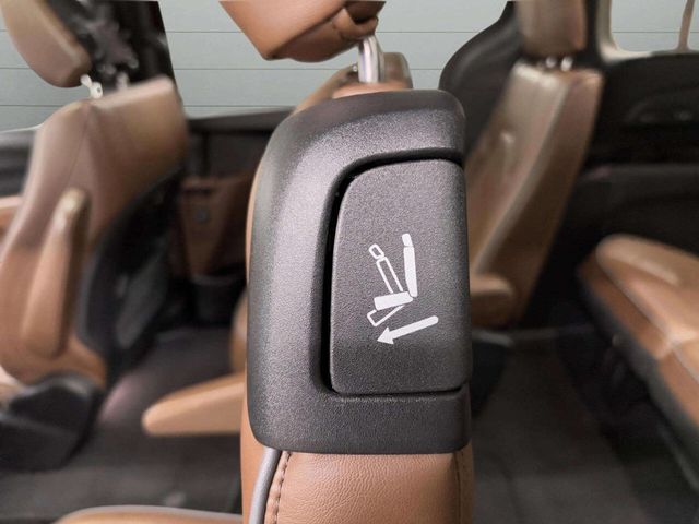 2019 Chrysler Pacifica Limited 4dr Mini Van - 22950316 - 19